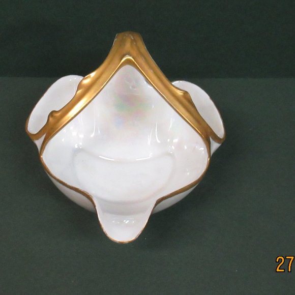 Favorite Bavaria  White Iridescent Gold Trim Trinket Nut Nappy Dish - Picture 2 of 4